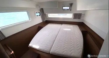 Lagoon  42
