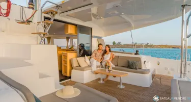 Lagoon  42