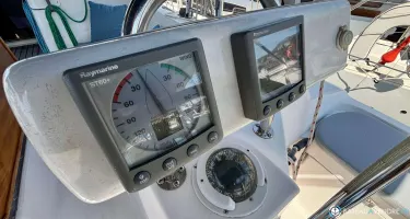 Hunter  49