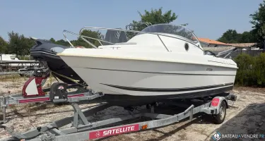 B2 Marine CAP FERRET 522 CRUISER