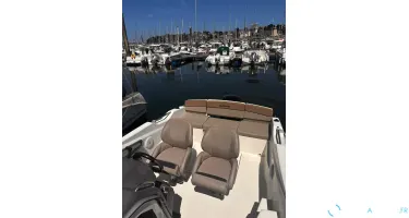 Quicksilver Activ 555 Cabin