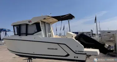 Quicksilver Activ 705 Pilothouse