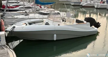 Quicksilver  720 Commander