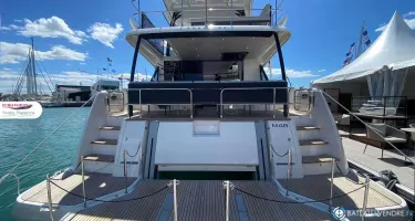 Prestige Yachts M48