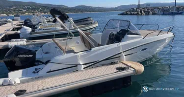 Quicksilver Activ 675 Sundeck