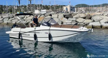 Quicksilver Activ 755 Sundeck
