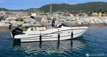 Quicksilver Activ 755 Sundeck