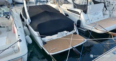 Regal 2300 bow rider