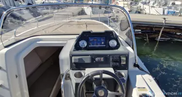 Quicksilver Activ 755 Sundeck