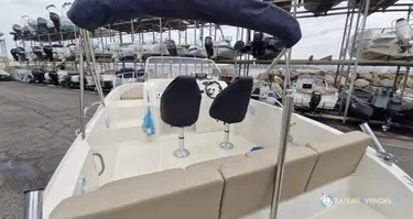 Quicksilver Activ 675 Sundeck