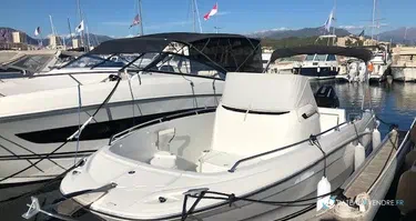 Jeanneau Cap Camarat 7.5 CC