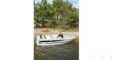 B2 Marine CAP FERRET 135 FISHING