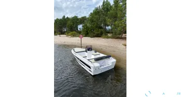 B2 Marine CAP FERRET 135 FISHING