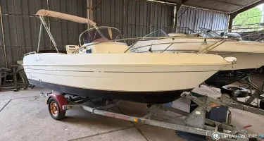 B2 Marine Cap Ferret 552 Open