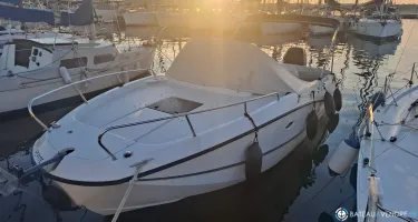 Quicksilver Activ 755 Sundeck