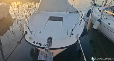 Quicksilver Activ 755 Sundeck