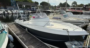 B2 Marine CAP FERRET 522 SUNDECK