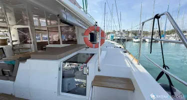 Lagoon  560