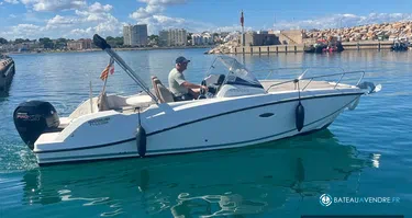 Quicksilver Activ 675 Sundeck