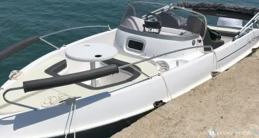 B2 Marine Cap Ferret 572 Open