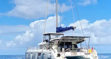 Lagoon  42