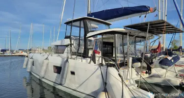 Lagoon  42