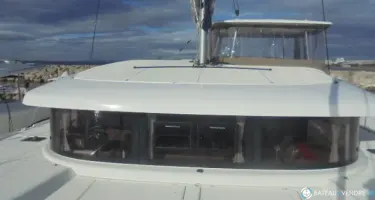 Lagoon  42