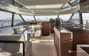 Prestige Yachts M48