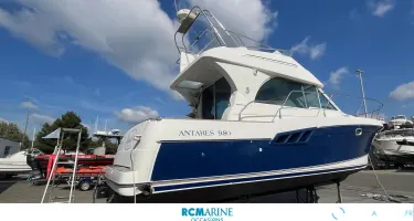 Beneteau Antares 980