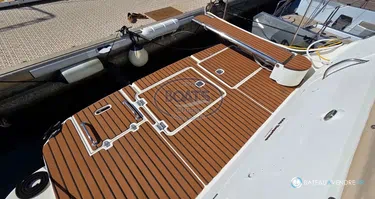 Cruisers Yachts  440 Express