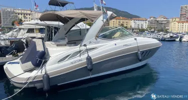 Cruisers Yachts  330 Express