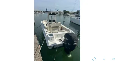 Boston Whaler  230 Outrage