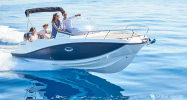 Quicksilver Activ 755 Sundeck