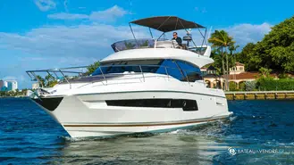 Prestige Yachts  460 Fly