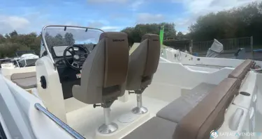 Quicksilver Activ 605 Open