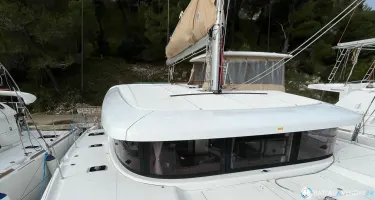 Lagoon  42