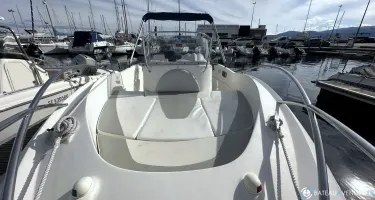 Quicksilver  635 Commander