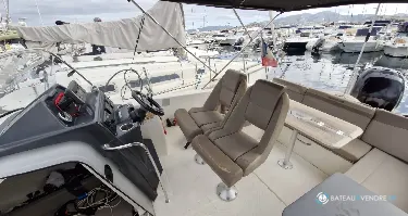 Quicksilver Activ 755 Sundeck