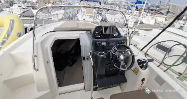 Quicksilver Activ 755 Sundeck