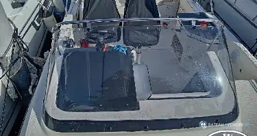 Quicksilver Activ 755 Sundeck