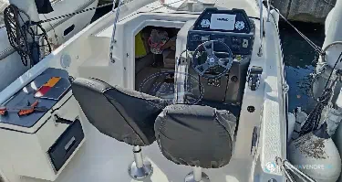 Quicksilver Activ 755 Sundeck