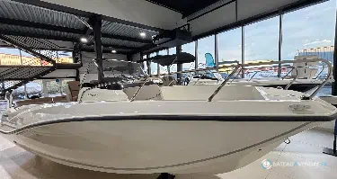 Quicksilver Activ 675 Open