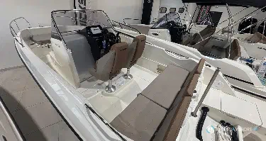 Quicksilver Activ 675 Open