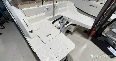 Quicksilver Activ 675 Sundeck