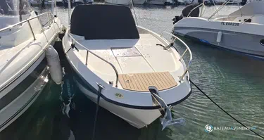 Quicksilver Activ 755 Sundeck