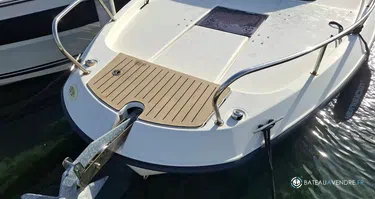 Quicksilver Activ 755 Sundeck