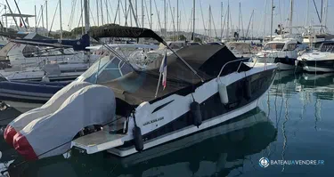 Quicksilver Activ 875 Sundeck