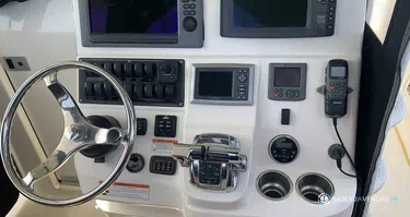 Boston Whaler  370 Outrage
