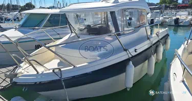 Parker  660 Pilothouse