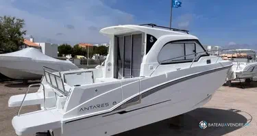 Beneteau Antares 8 OB V2